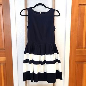 Closet London sleevless navy and white stripped  pleated skirt dress size 12UK